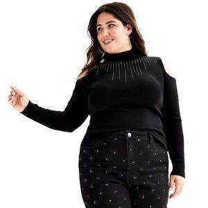 ✨LAST CHANCE✨ Intempo cold shoulder sweater with gemstone accent